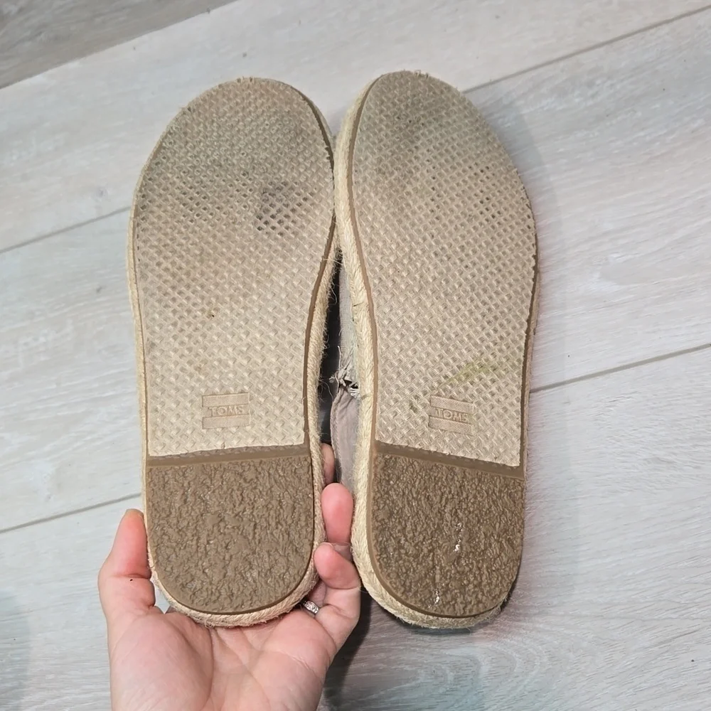 Toms Women Espadrille Flats sandals shoes sz 9